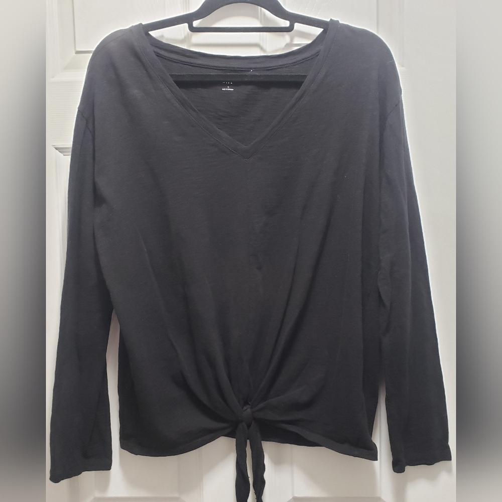 GAP Black Light Sleeve T-shirt in Large